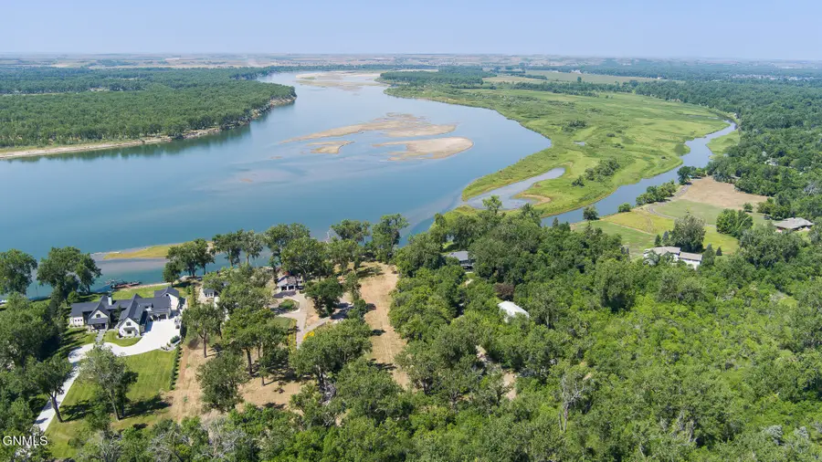 6514 Island Drive, Bismarck, ND 58504 - #2