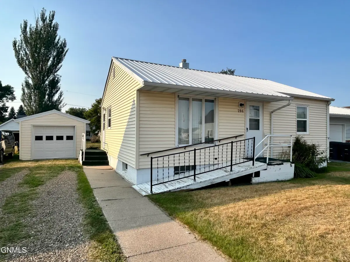 206 Roosevelt Avenue, Underwood, ND 58576 - #1