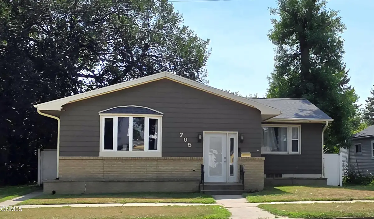 705 5th Street Sw, Valley City, ND 58072 - #1