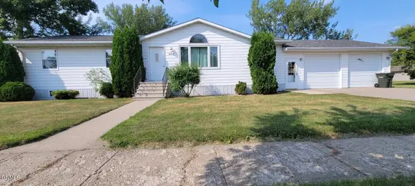 403/405 Water Street E, Medina, ND 58467