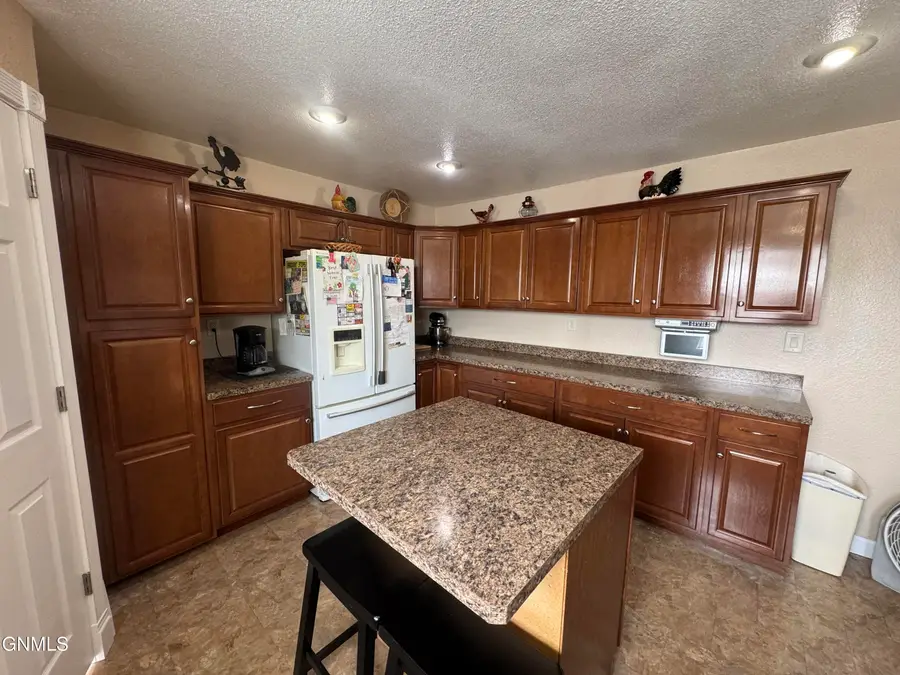 201 4th Street Nw, Beulah, ND 58523 - #3