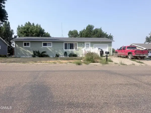 112 6th Avenue Nw, Watford City, ND 58854