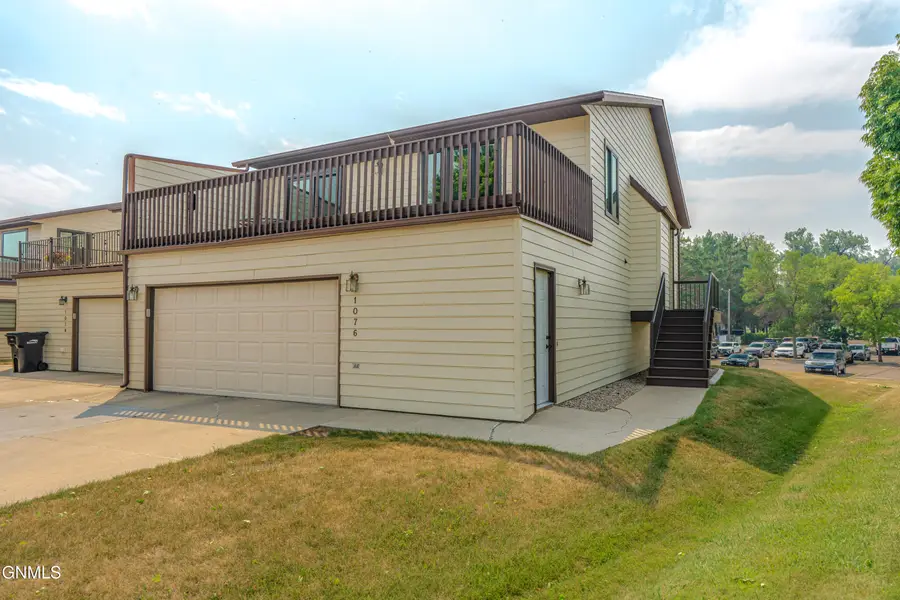 1076 Westwood Street, Bismarck, ND 58504 - #2
