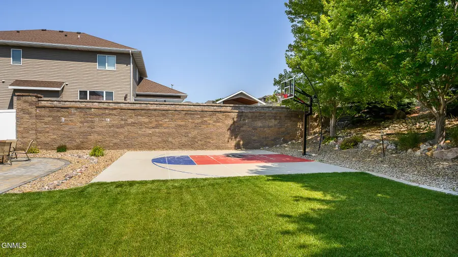 3517 Daytona Drive, Bismarck, ND 58503 - #3