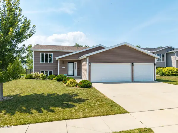 3310 Doubleday Drive, Bismarck, ND 58503
