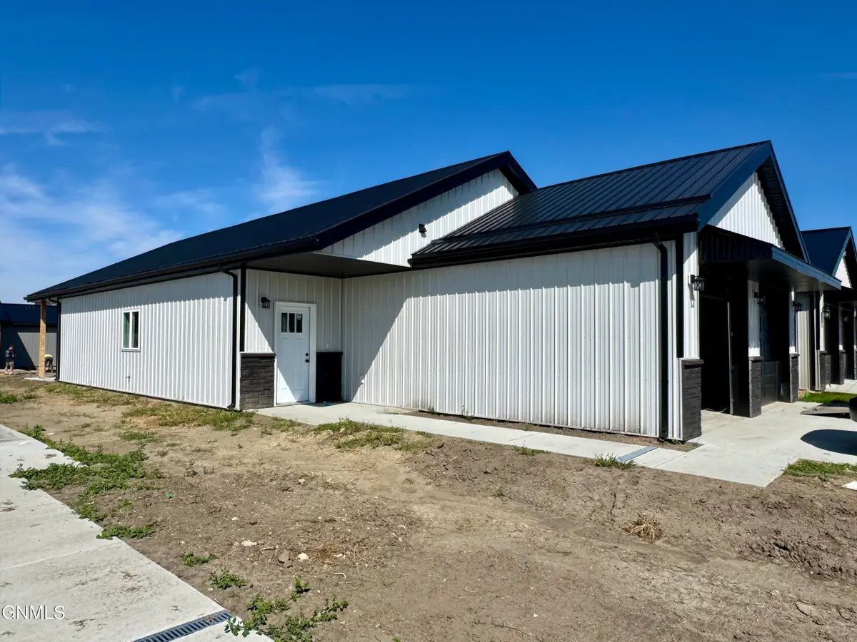 3508 Calgary Point, Bismarck, ND 58503 - #1