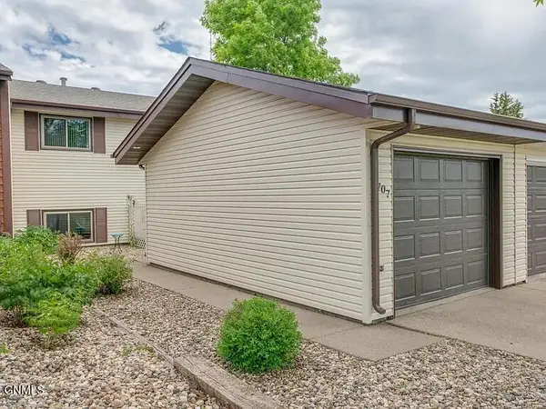 707 35th Street N, Bismarck, ND 58501