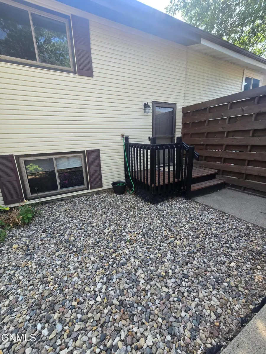 707 35th Street N, Bismarck, ND 58501 - #2