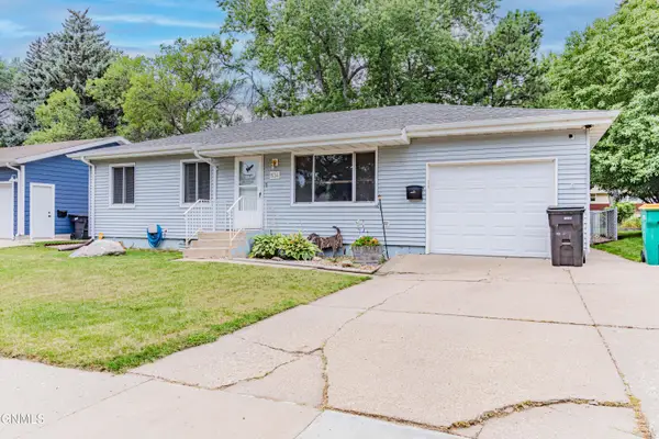 1734 Marian Drive, Bismarck, ND 58501