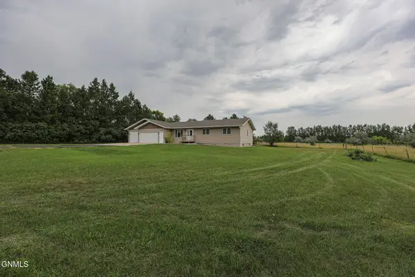 9903 Kerry Lane, Bismarck, ND 58503