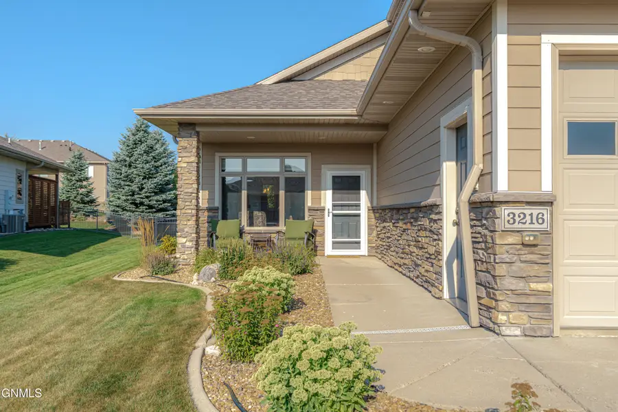 3216 Chisholm Trail, Bismarck, ND 58503 - #3