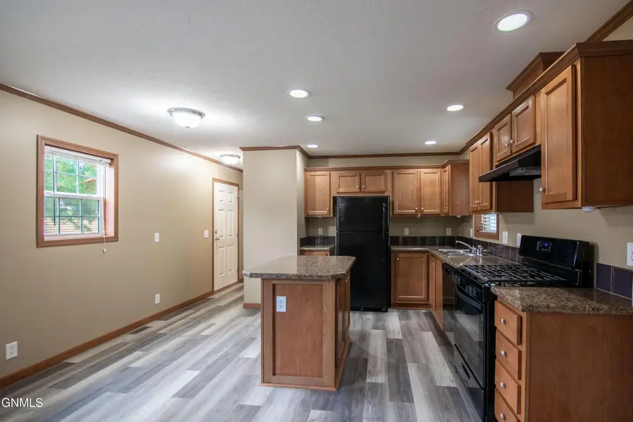 911 S Frontier Trail, Mandan, ND 58554 - #3