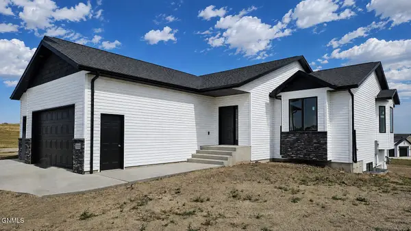 3905 Platinum Street, Bismarck, ND 58503
