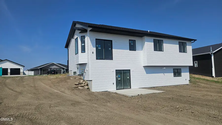 3905 Platinum Street, Bismarck, ND 58503 - #2