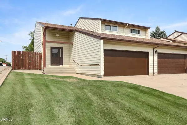 611 11th Street E, Williston, ND 58801