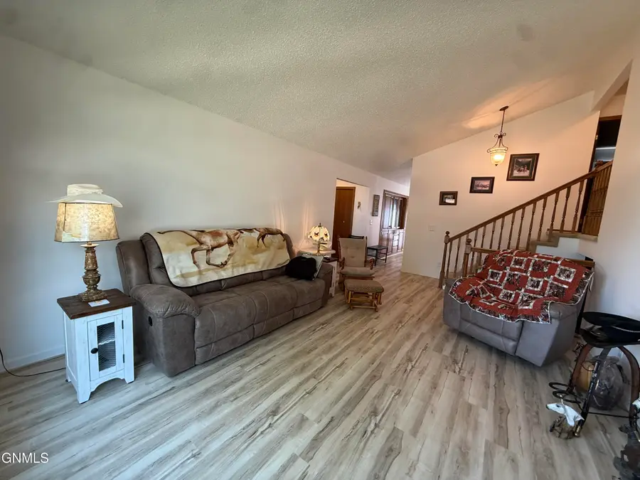 1409 Canyon Drive, Bismarck, ND 58503 - #3