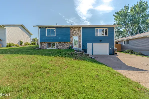 810 3rd Avenue Ne, Mandan, ND 58554