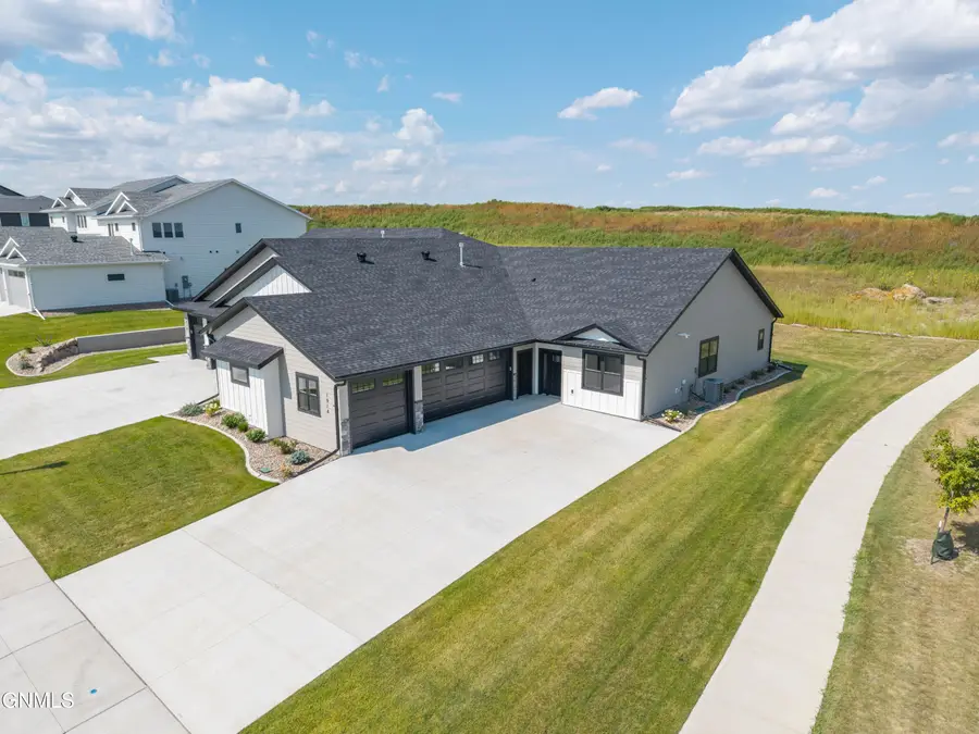 1914 Prairie Hawk Drive, Bismarck, ND 58503 - #3