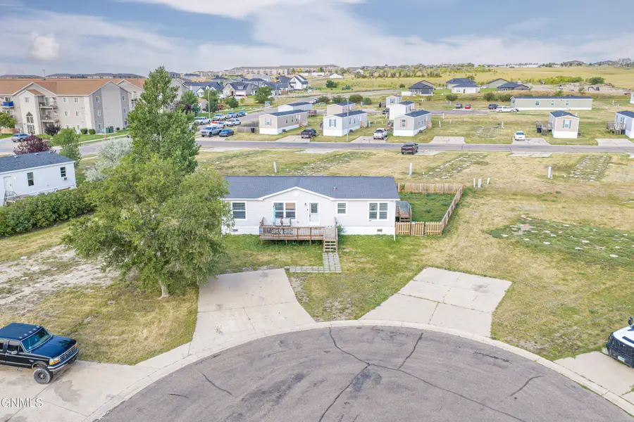 2223 33rd Terrace, Williston, ND 58801 - #3