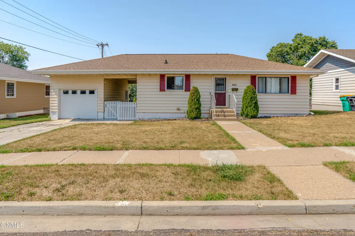 902 28th Street N, Bismarck, ND 58501 - #1