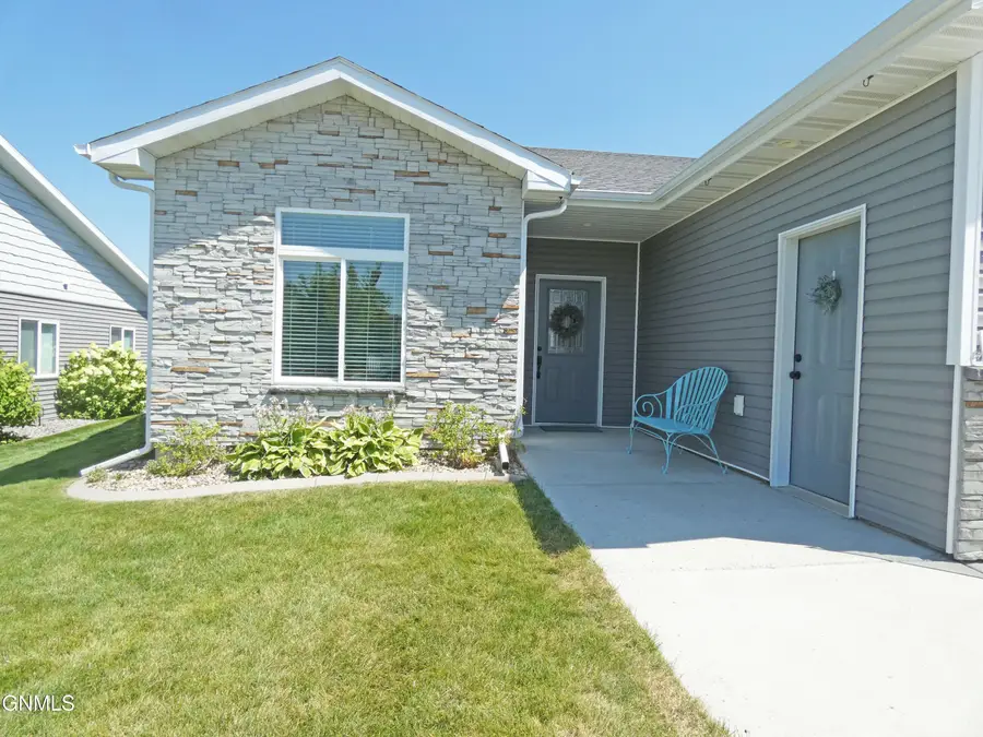 2512 7th Avenue Nw, Mandan, ND 58554 - #2