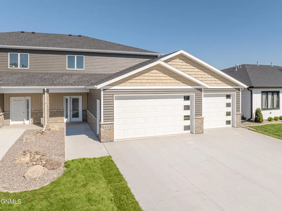 4312 Downing Street, Bismarck, ND 58504 - #2