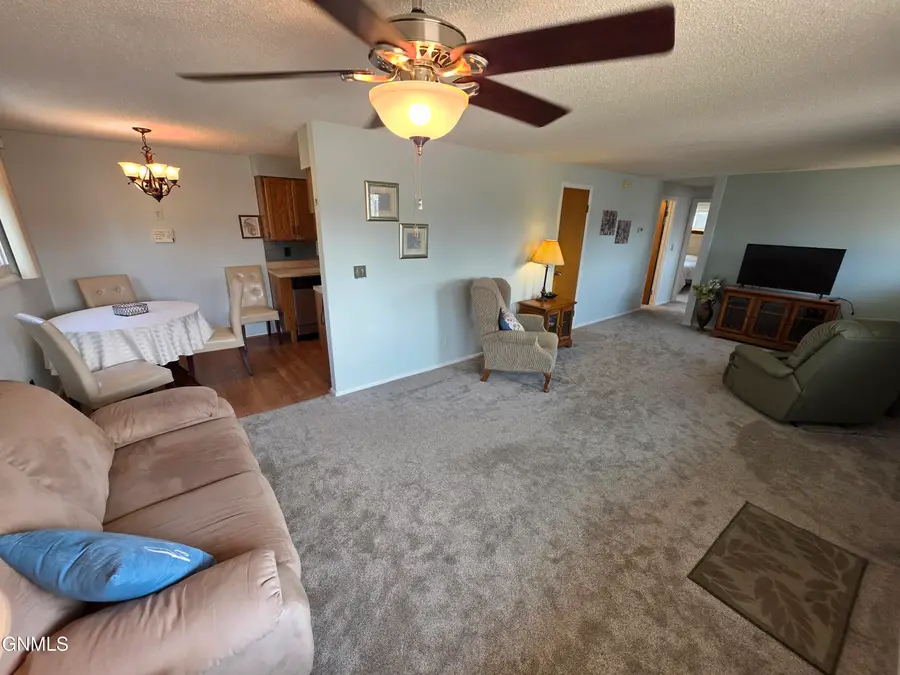 404 12th Street Nw, Mandan, ND 58554 - #2