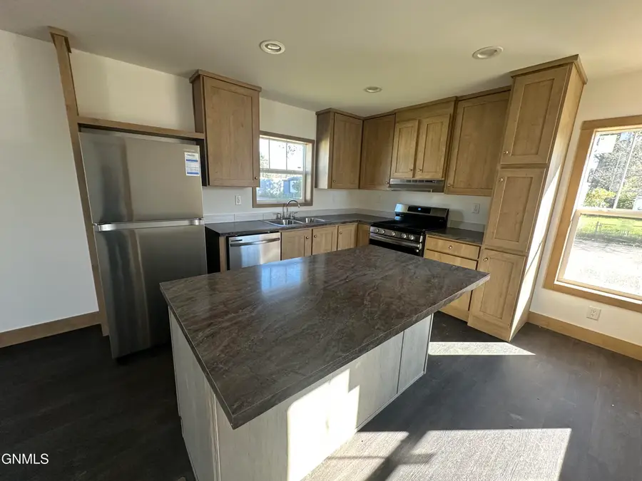 703 6th Avenue Se #C5, Mandan, ND 58554 - #3