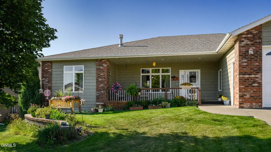 2813 Sleepy Hollow Loop, Bismarck, ND 58501 - #2