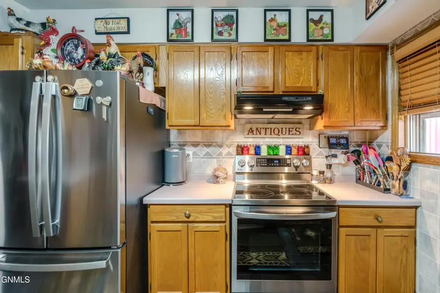 705 3rd Avenue Se, Mandan, ND 58554 - #3