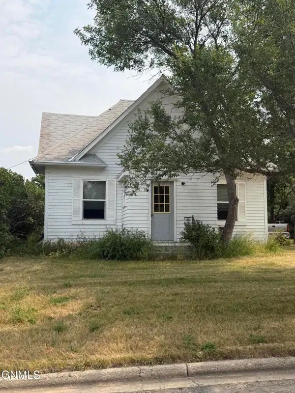 411 Meyer Street, Columbus, ND 58727