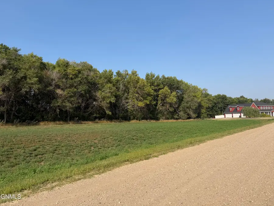 1904 11th Street Sw, Jamestown, ND 58401 - #2