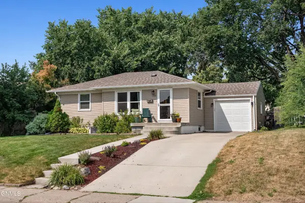 1208 12th Street N, Bismarck, ND 58501