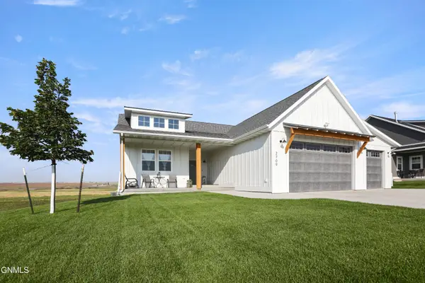 2709 44th Avenue W, Williston, ND 58801