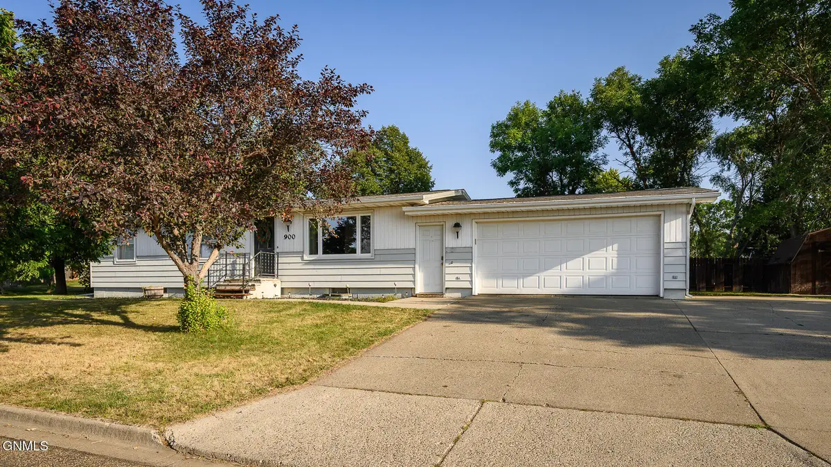 900 10th Street Ne, Beulah, ND 58523 - #1