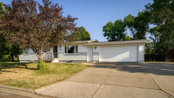 900 10th Street Ne, Beulah, ND 58523