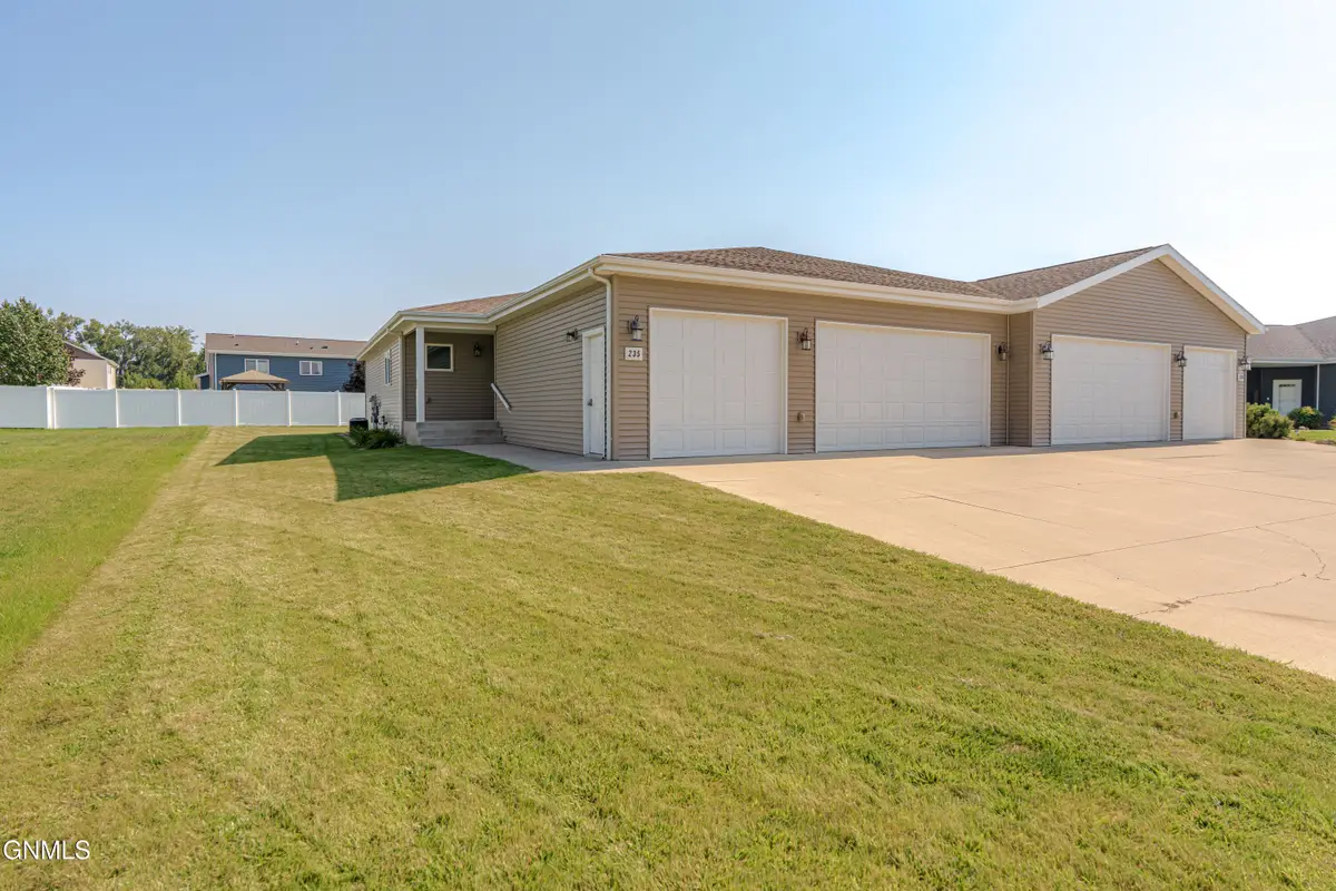 235 Irvine Loop, Bismarck, ND 58504 - #1