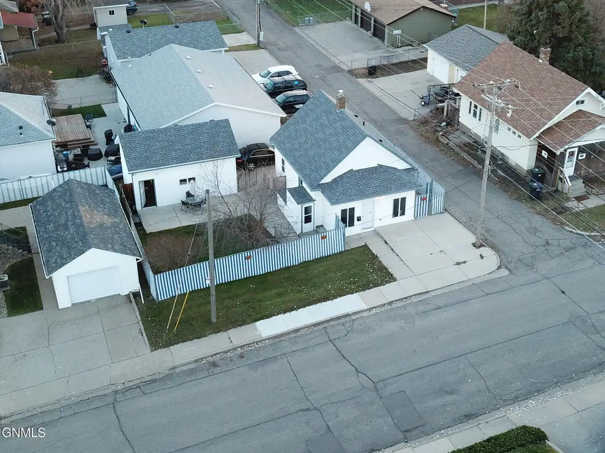 705 6th Street Nw, Mandan, ND 58554 - #1