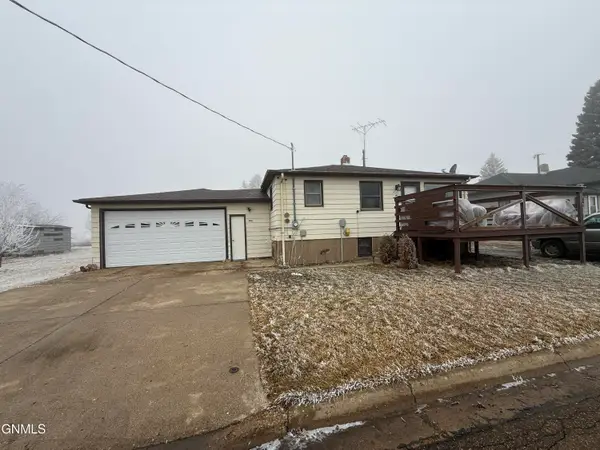 202 Montana Street S, Elgin, ND 58533
