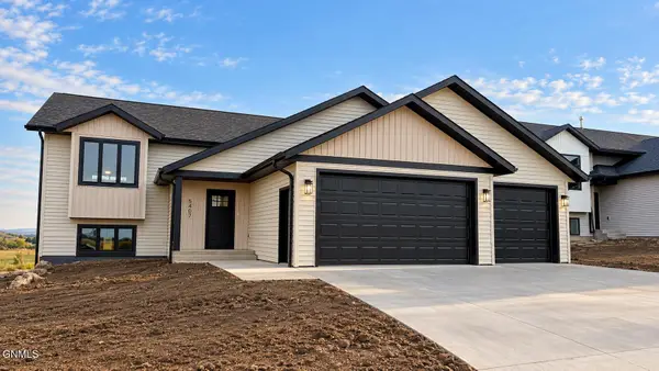 5407 Welder Avenue, Bismarck, ND 58503