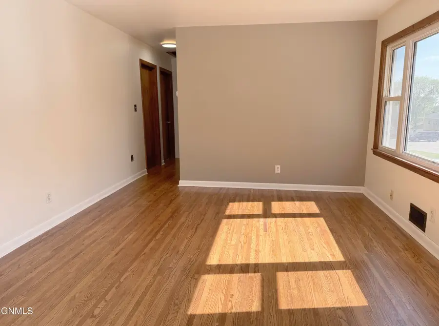 1709 N 14th Street, Bismarck, ND 58501 - #3