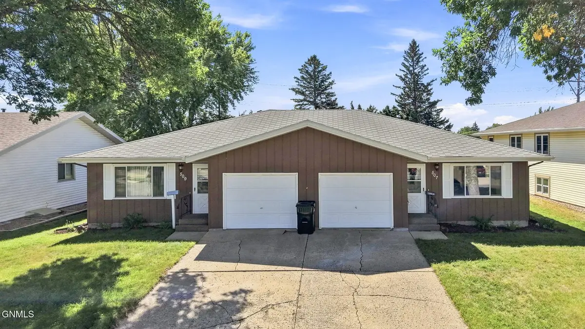 507/509 Interstate Avenue E, Bismarck, ND 58503 - #1