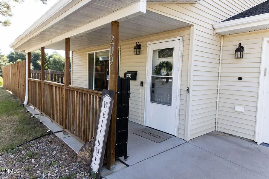 209 5th Street Ne, Mandan, ND 58554 - #3