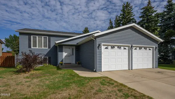 4020 Arlington Drive S, Bismarck, ND 58503