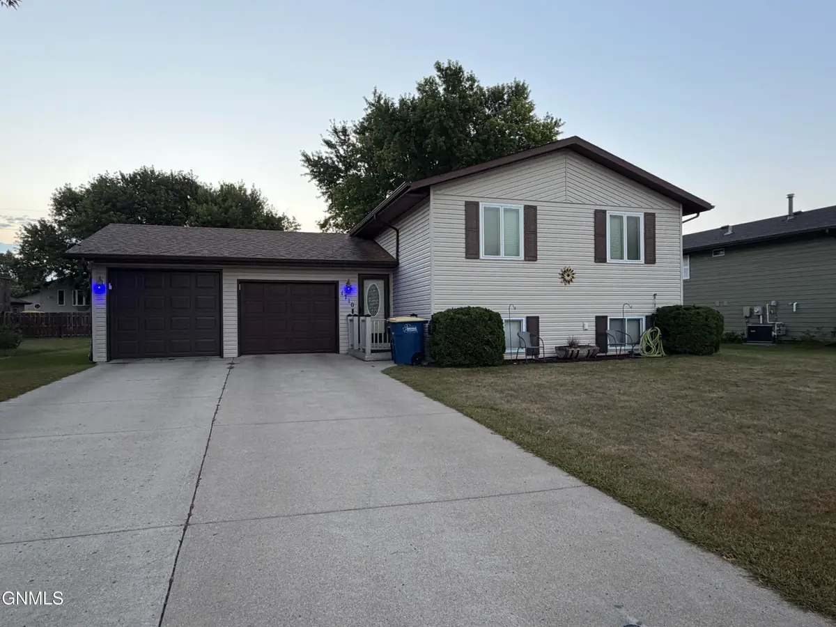 1710 6th Avenue Ne, Jamestown, ND 58401 - #1