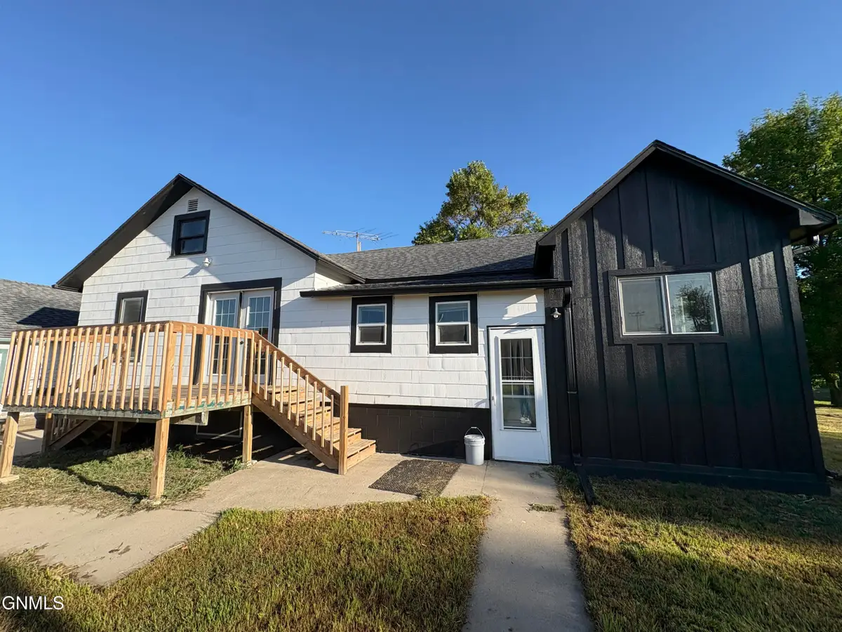 121 4th Street S, Ellendale, ND 58436 - #1