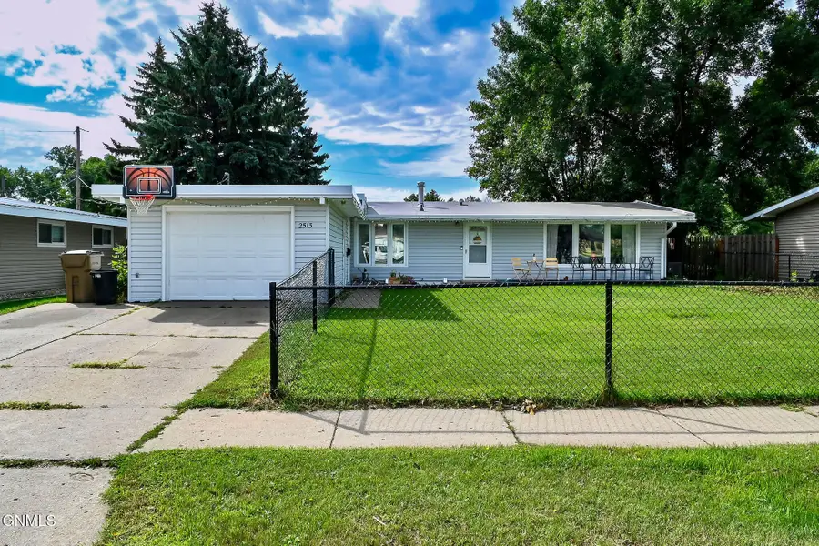 2513 Central Avenue, Minot, ND 58701 - #3