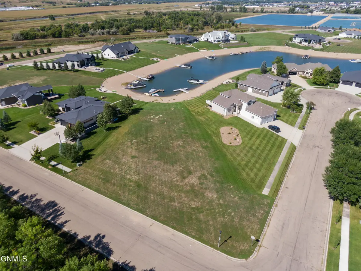3938 Lakewood Drive Se, Mandan, ND 58554 - #1