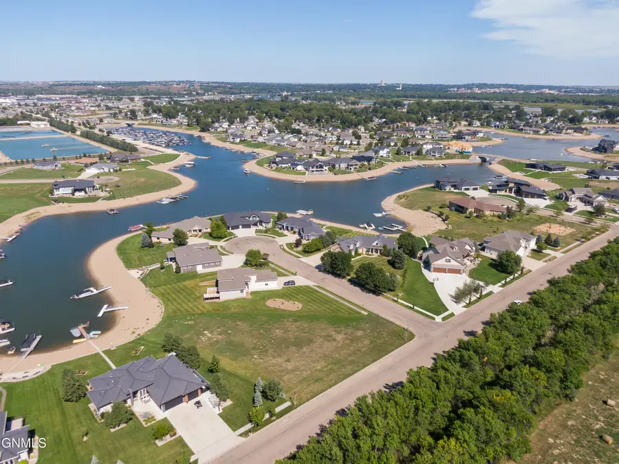 3938 Lakewood Drive Se, Mandan, ND 58554 - #3