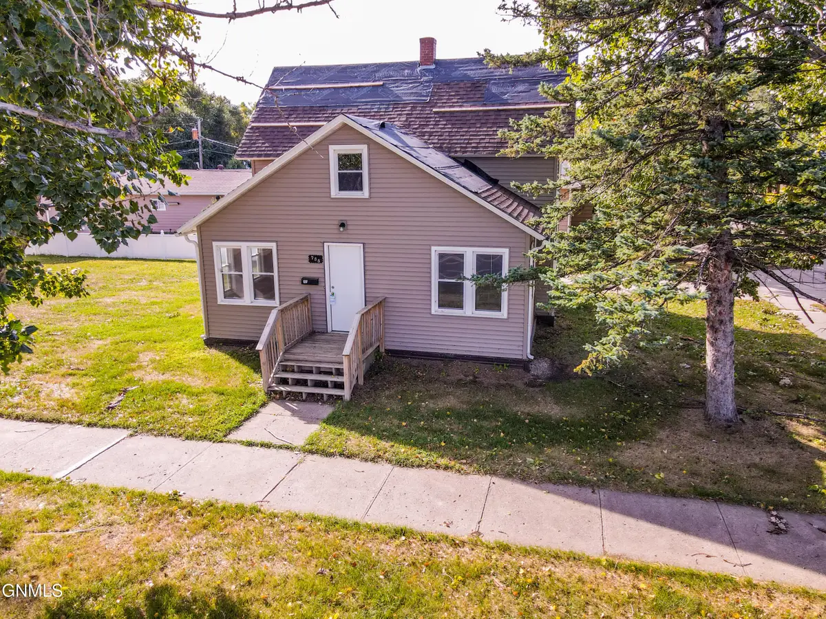 755 4th Street Sw, Valley City, ND 58072 - #1